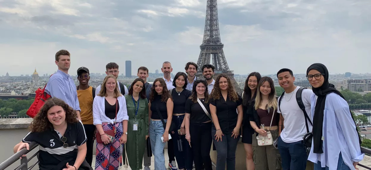 GradGo students studying abroad in Paris